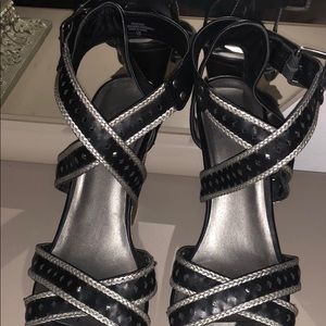 Guess wedges